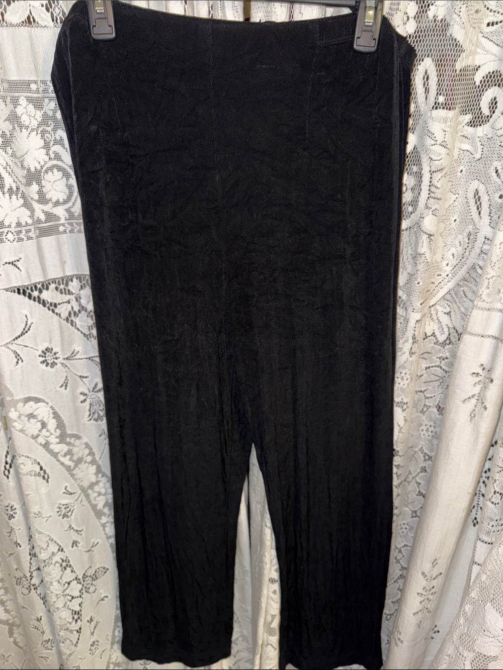 Chicos travelers 3 black slinky knit pants